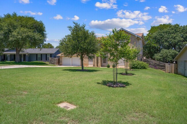 Building Photo - 4 Bedroom/2.5 Bath Red Horse Manor Subdivi...