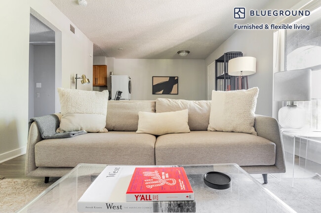 Building Photo - 1230 E 38th 1/2 St