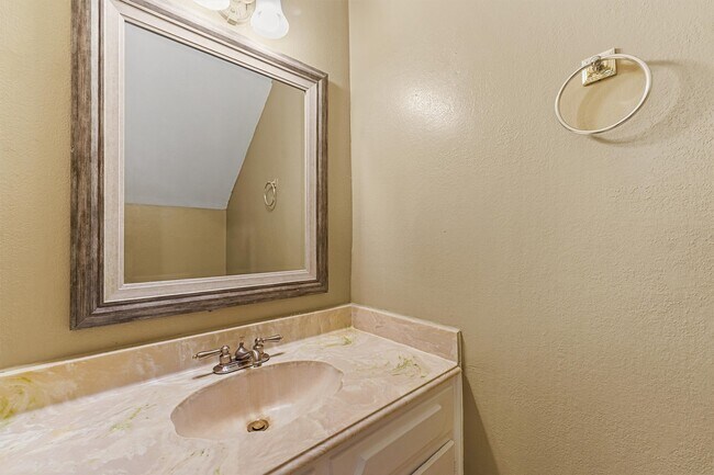 Foto del edificio - 5237 Arboles Dr