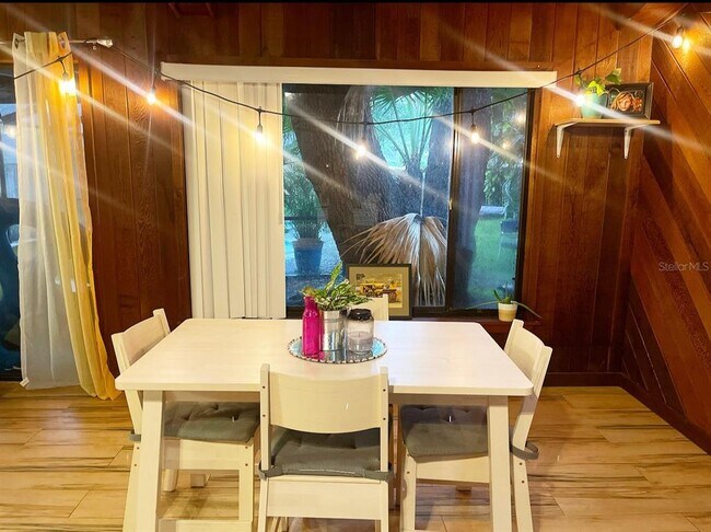 Foto del edificio - 933 Woodland Dr