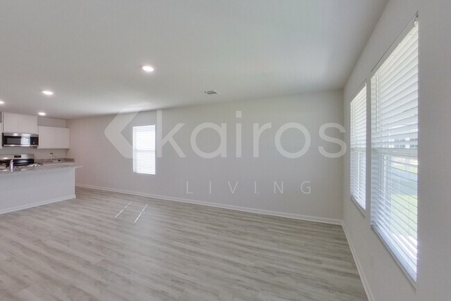 Foto del edificio - 14213 War Admiral Ave