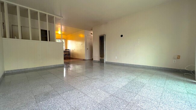 Building Photo - Spacious 2-Bedroom, Downtown Martinez