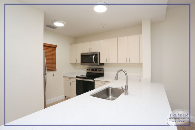 Building Photo - ***NEWLY UPDATED***2 BED/2 BATH CONDO***BOTANICAL PLACE***GATED COMMUNITY***DETACHED GARAGE INCLU...