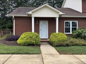 Building Photo - 102 Brandywine Dr