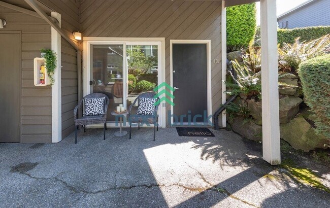 Foto del edificio - Waterfront Studio Kirkland Available for Rent!