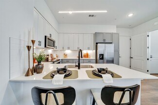 Building Photo - 1601 Mustang Dr