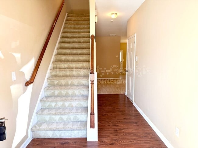 Building Photo - 2390 Camden Oak Way