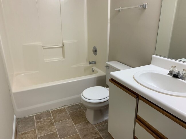 Photo - 5822 - 5824 Raiford Circle Apartment