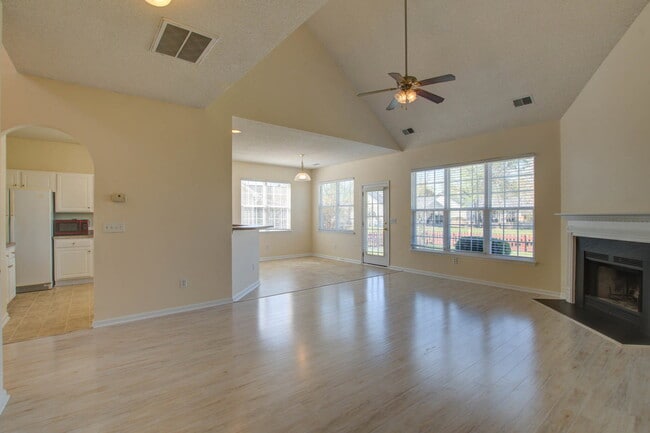 Building Photo - 533 Tribeca Dr