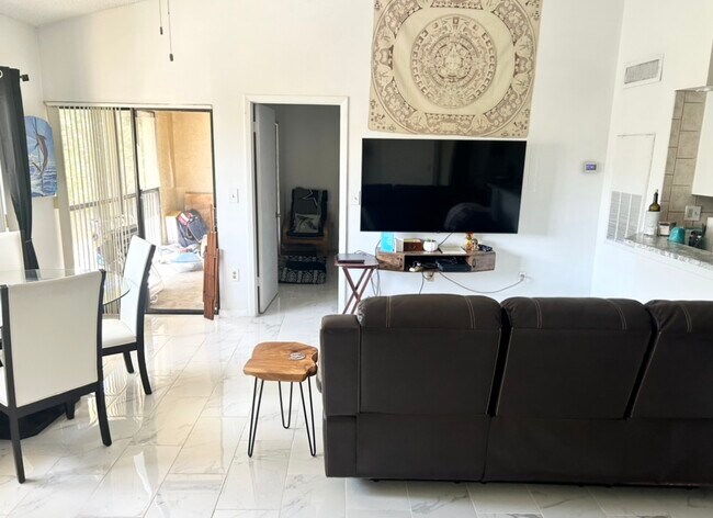 Foto del edificio - 2445 SW 18th Ter