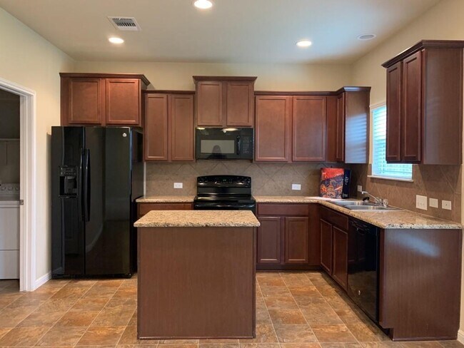 Foto del edificio - 109 Sabine River Dr