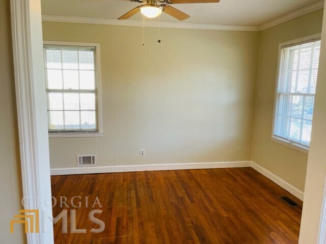 Building Photo - 4395 Maple Dr