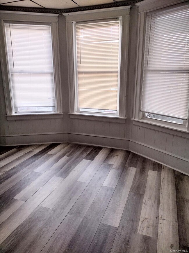 Foto del edificio - 15 Hoffman Ave