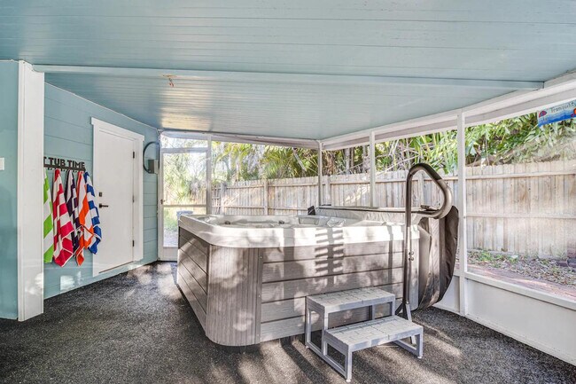 Foto del edificio - 2901 70th St N