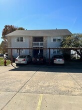 Building Photo - 2636 Villa Park Dr