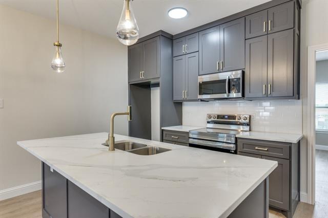 Foto del edificio - 8004 Julie Ave