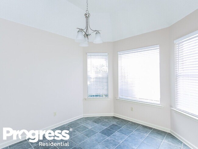 Building Photo - 10246 Fox Chase Dr