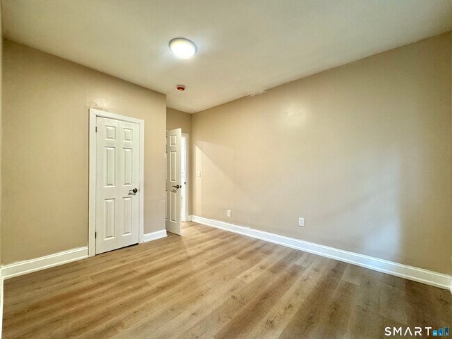 Foto del edificio - 1248 N Main St