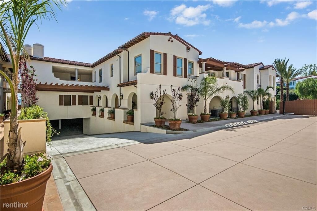 Foto principal - 28220 Highridge Rd