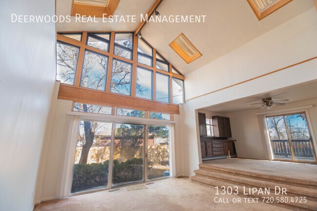 Spacious 2 Bed / 2 Bath Home Available in ... photo'