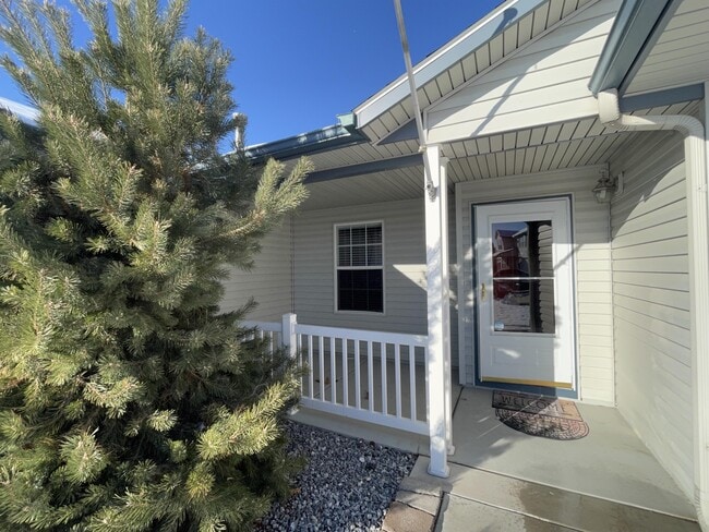 Building Photo - 2260 N Baywing Hawk Pl