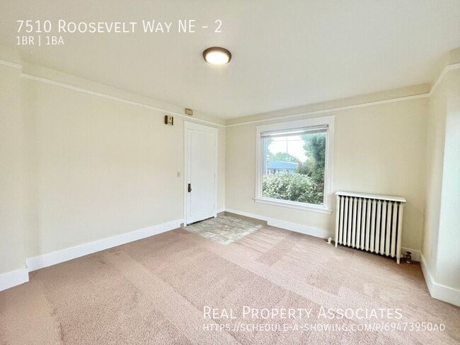 Building Photo - 7510 Roosevelt Way NE