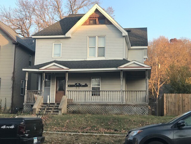 Frente de la casa - 123 S 5th St