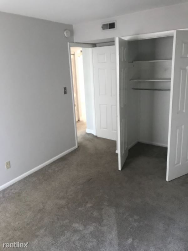 Building Photo - 2 br, 1 bath Condo - 829 23rd Street