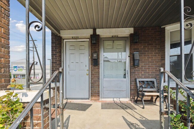 Foto del edificio - 7826 Whittaker St