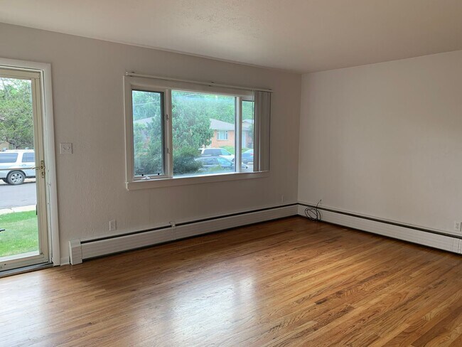 Building Photo - 4BD/2BA Table Mesa Home - Close to everything