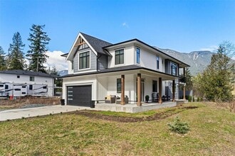 Building Photo - 63887 Beech Ave.