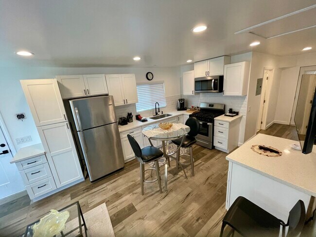 Foto del edificio - 23203 Ingomar St