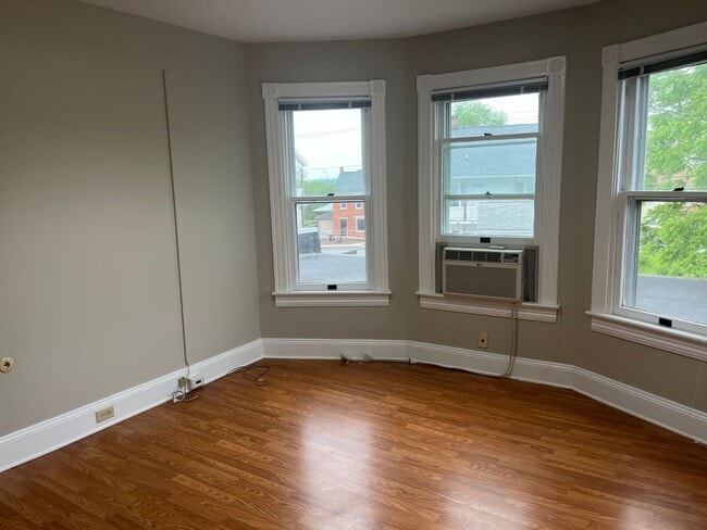 Building Photo - 16A Manor Ave
