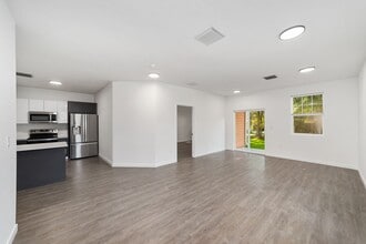 Building Photo - 1597 NW 29 Rd