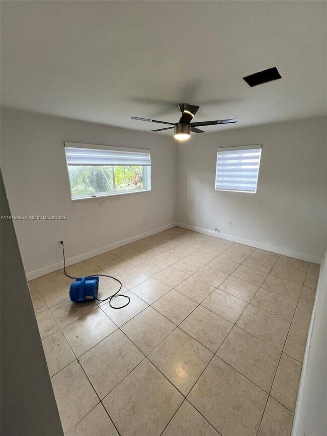 Foto del edificio - 3 bedroom in Miami FL 33167