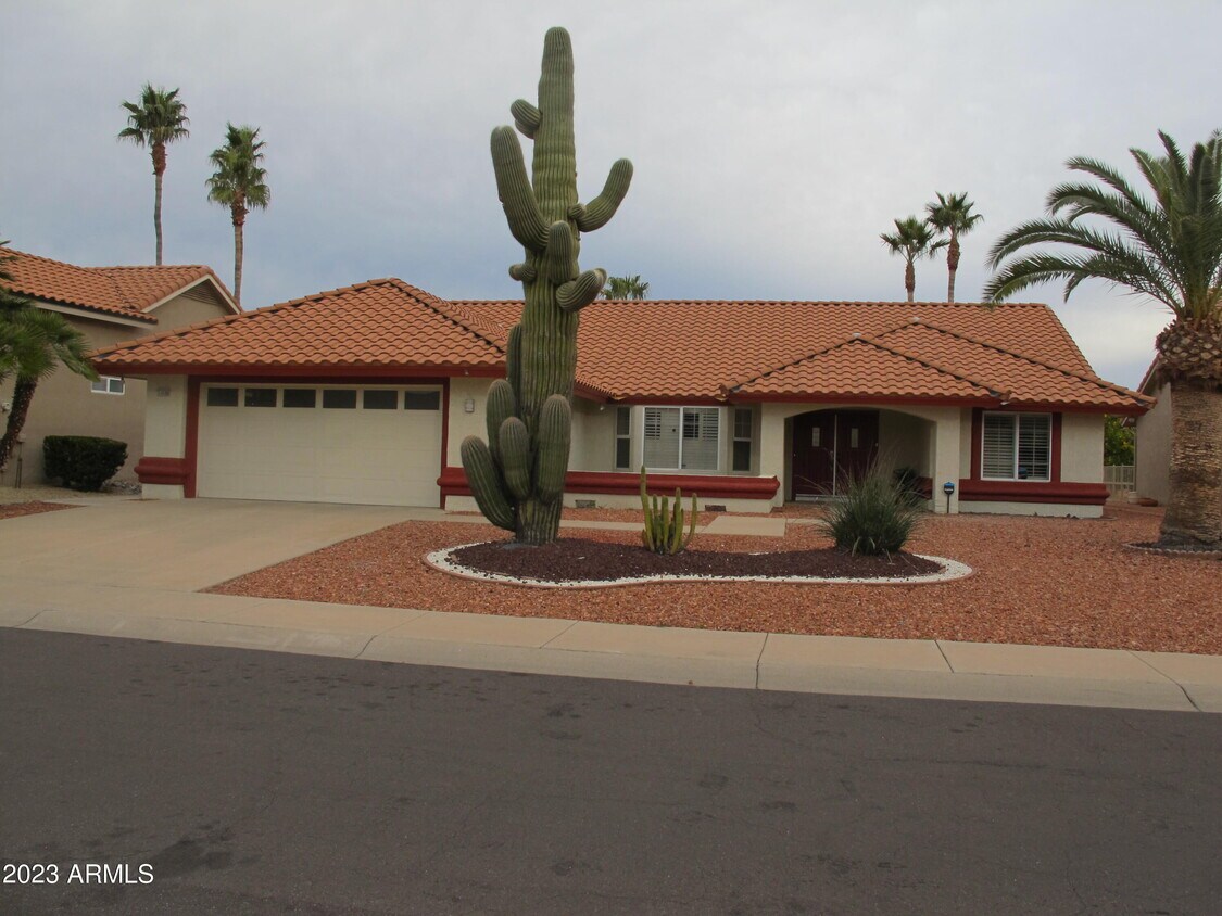 Foto principal - 14506 W Huron Dr