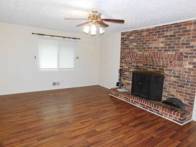 Building Photo - 703 Robin Ct