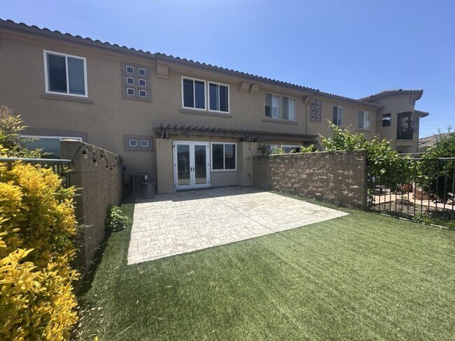 Foto del edificio - 10930 Ivy Hill Dr