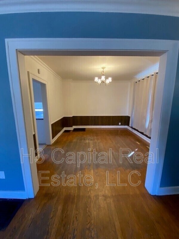 Foto del edificio - 2424 Benton St