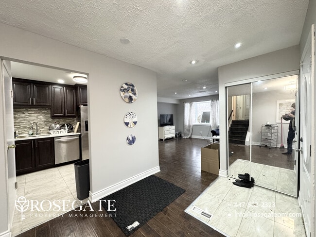 Building Photo - Bright 3-Bedroom Main-Level Apartment with 2 Parking in Brampton