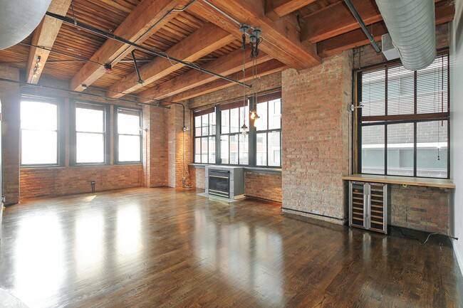Building Photo - 732 S Financial Pl