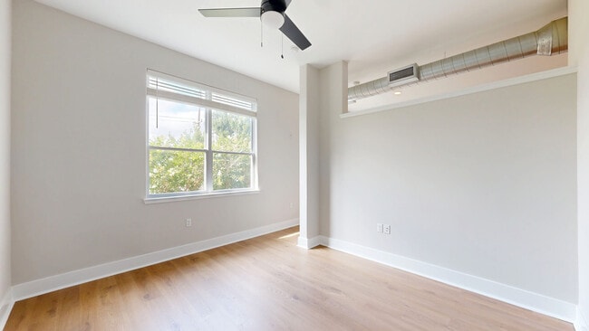 Interior Photo - Towson Promenade