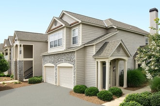 Building Photo - Greystone at Columbus Park