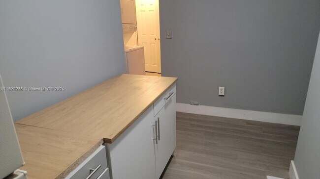 Foto del edificio - 2530 NW 17th St