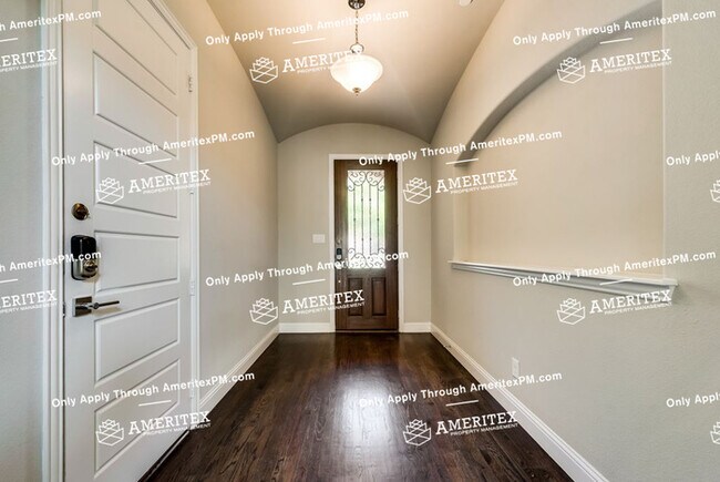 Building Photo - 4257 Haskell Dr