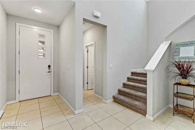 Building Photo - 4 br, 3 bath House - 522 i Everett Ridge A...