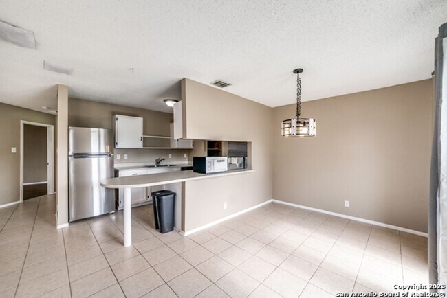 Foto del edificio - 2 Bedroom / 1 Bath Babcock Place Subdivision