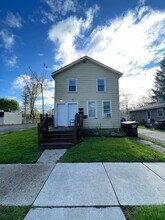 Building Photo - 526 N Huron St
