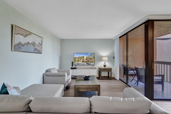 Foto del edificio - 955 Dotterel Rd