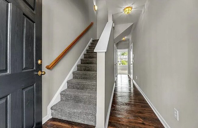 Foto del edificio - Beautiful 3 bedroom, 3 1/2 bathroom townhome in Tarrant Trace